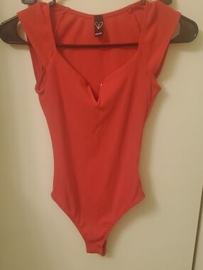 WILL DONATE Windsor Bright Red Ribbed Scoop Neck Bodysuit